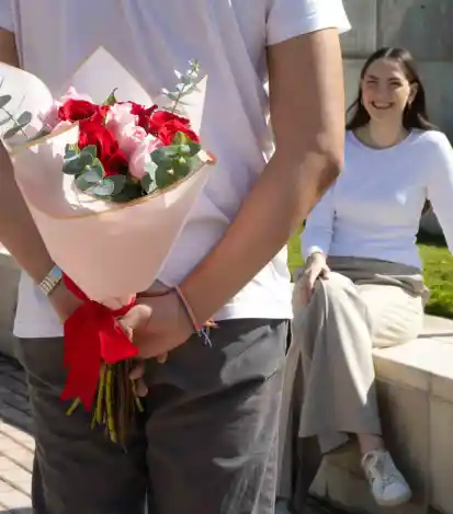 Bouquet con 12 Rosas - Flores a Domicilio