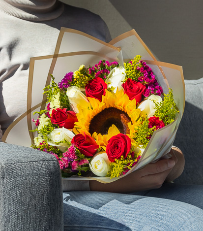 Bouquet 12 Rosas - Flores a Domicilio 2