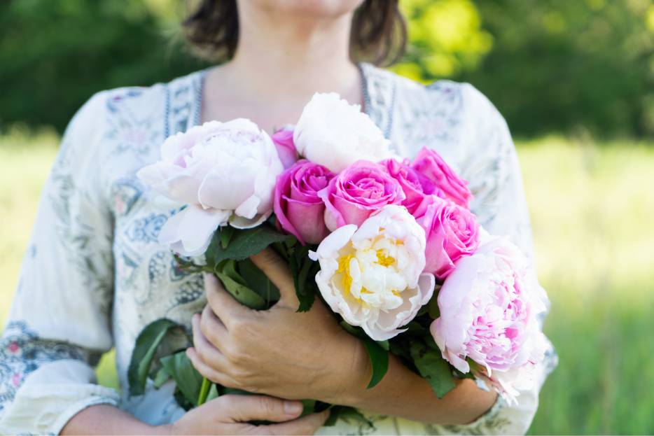 Flores que simbolizan la fuerza femenina.