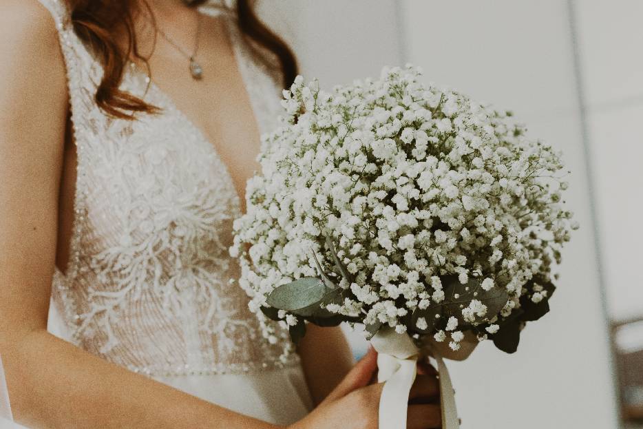 Ramo de novia con rosas blancas